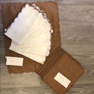 Pratesi placemats and napkins